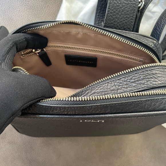 Meadow Double Zip Camera Bag - Picture 5 of 9